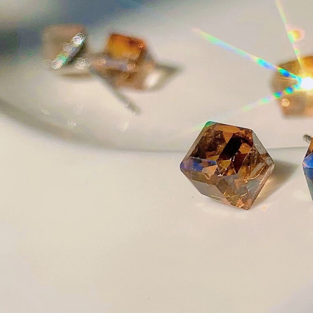Sterling Silver 925 Amber Brown Glass Crystal Stud Earrings - Picture 8 of 9